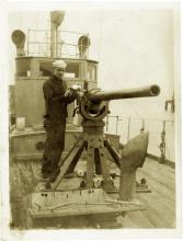 Ferdinand Gaston Adam with deck gun, SC 227